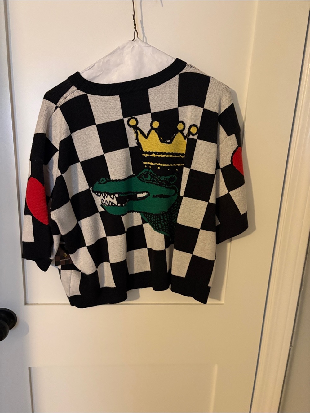 Checkerboard Cropped Knit Top with Green Alligator Motif - Picture 4 of 5